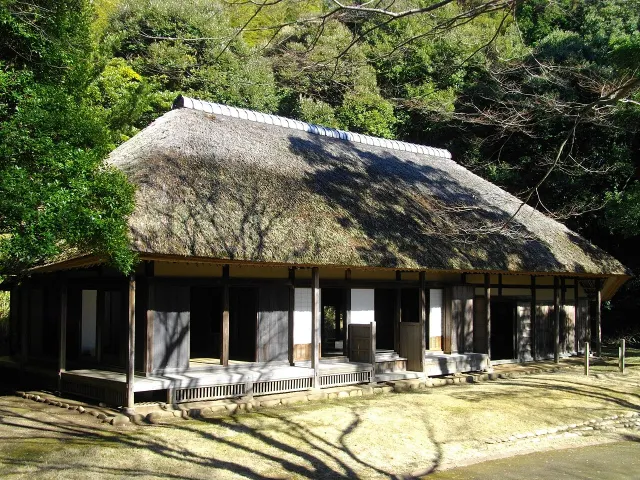 千葉県芝山町に保存されている茅葺き屋根の旧薮家住宅
